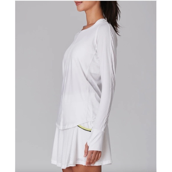 L’ETOILE SPORT Performance The Perforated Long Sleeve Tee in White Size XS - Picture 2 of 10